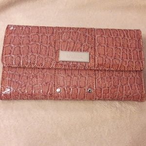 NEW KENNETH COLE LIGHT BROWN FAUX SKIN WALLET